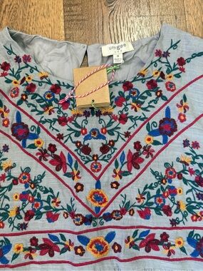 UMGEE Gray  blouse with Colorful Embroidery Size M